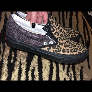 Leopard vans off the wall